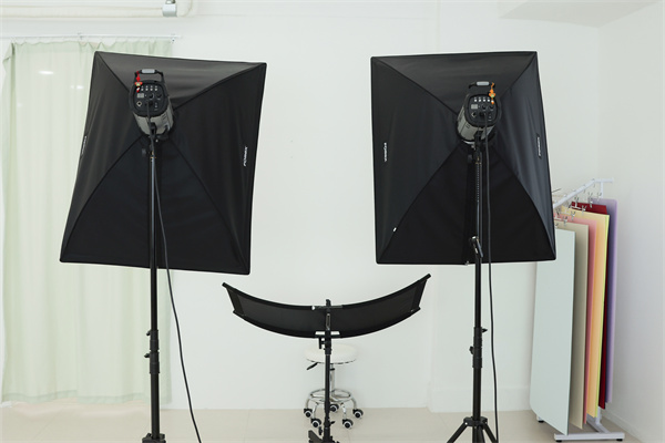韩国Ohn Studio稳工作室摄影区环境.jpg 韩国Ohn Studio稳工作室摄影区环境.jpg